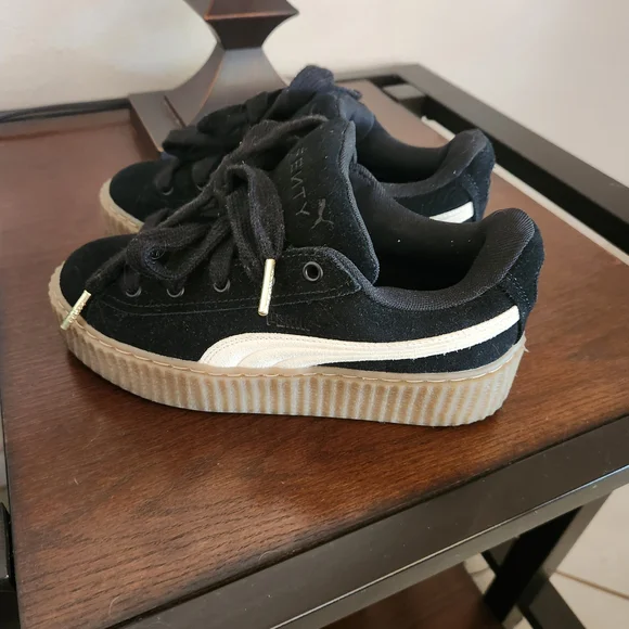 Puma x Fenty Black Suede Sneakers with White Stripe Size 7 Womens πHP X2 π - Picture 1 of 10